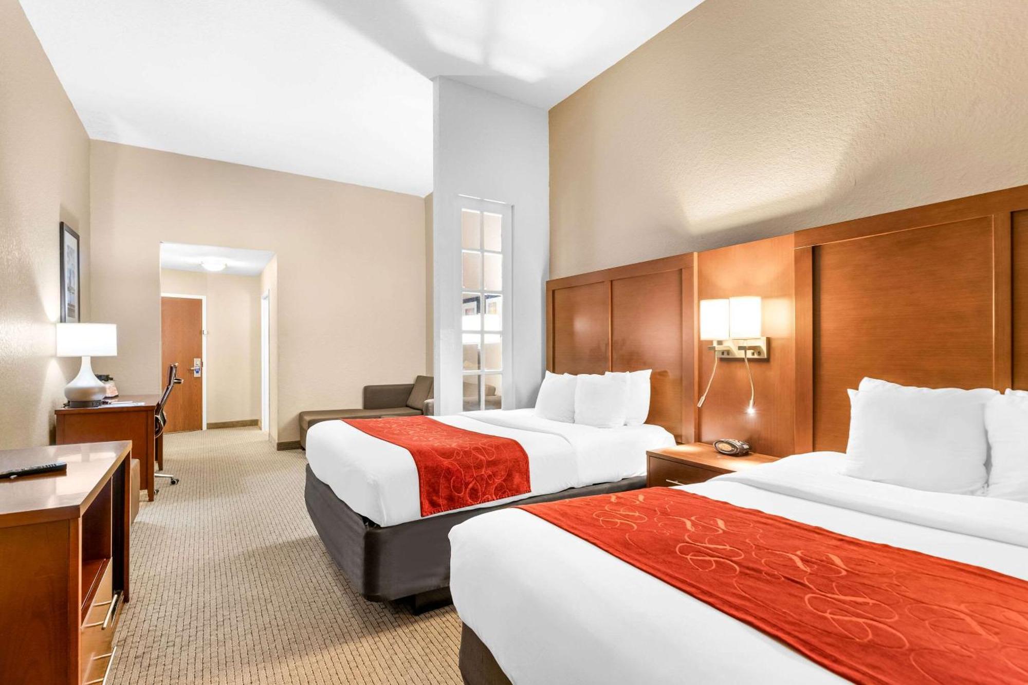 Comfort Suites Orlando Airport Екстериор снимка