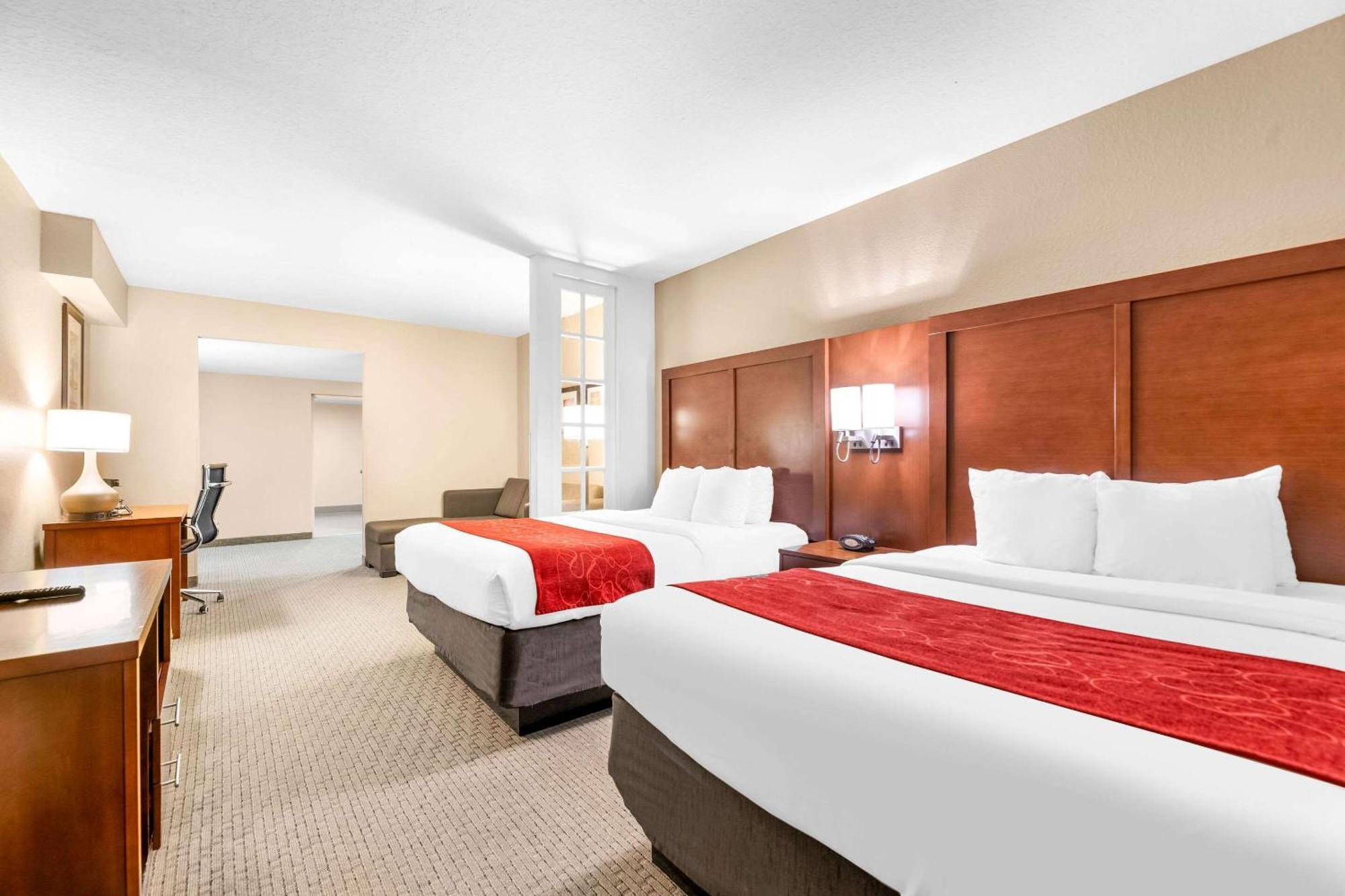 Comfort Suites Orlando Airport Екстериор снимка